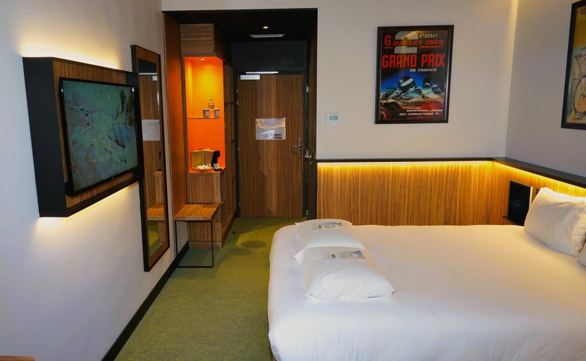 กีริอาด เคร์มง เฟรร็อง นอร์ด - ริอง Hotel รีอง ภายนอก รูปภาพ